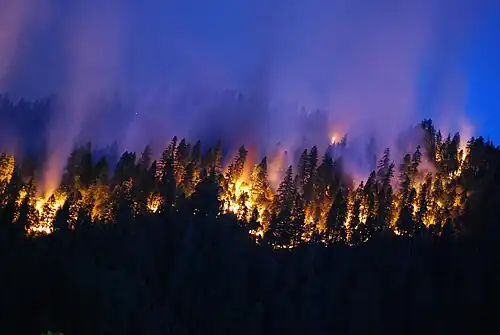 A wildfire rages in California, 2014