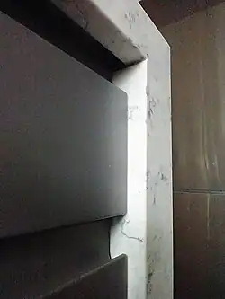 Detail of the other waterfall; notice how the material is "wrapped" around the horizontal and the vertical edge.