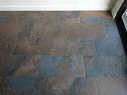 This is the corner were we started the work (top right); notice that we could start with a (more or less) full tile.